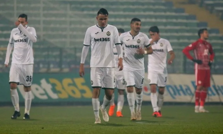 Янис Карабельов напуска Славия? - Tribune.bg