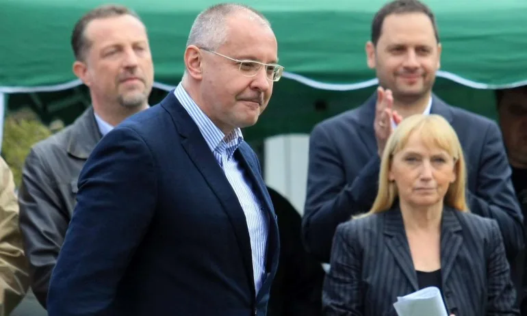 Пренареждане – Станишев размести листата и стана втори - Tribune.bg