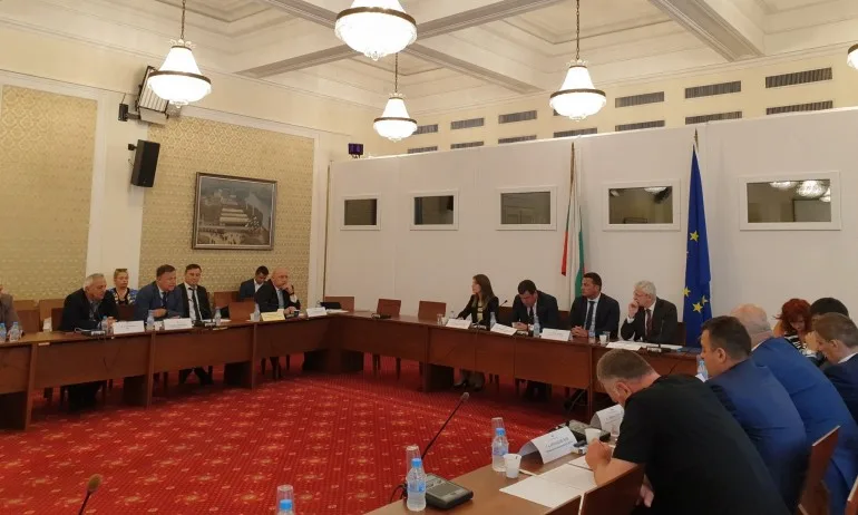 Депутатите решиха да отпадне забраната за продажба на билети в деня на големи футболни дербита - Tribune.bg