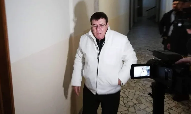 Започна делото срещу Бенчо Бенчев за укриването на Митьо Очите - Tribune.bg