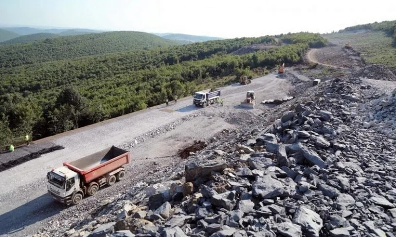 Автомагистрали ЕАД няма сключени договори с подизпълнители за изграждането на АМ Хемус - Tribune.bg