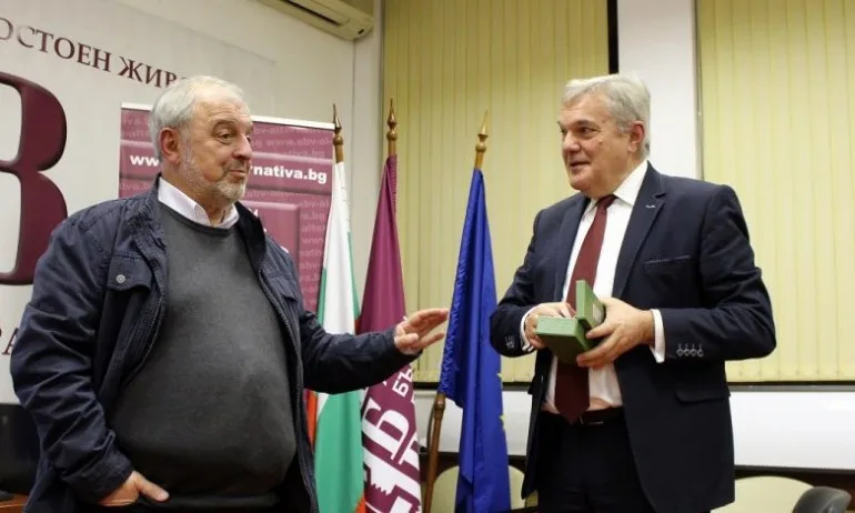 Изтрещял професор от АБВ на 3-ти март: Нищожества са на върха на държавата - Tribune.bg