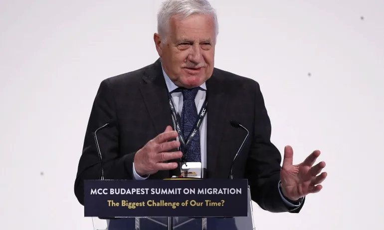 Скептикът Вацлав Клаус, който ходи без маска и е против ваксините, се разболя от COVID-19 - Tribune.bg