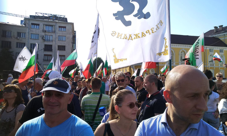 Възраждане искат оставката на правителството: България няма нужда от този корумпиран кабинет (СНИМКИ) - Tribune.bg