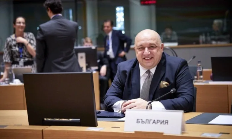Mинистър Кралев: Над 5 милиона са инвестирани в спортна инфраструктура тази година - Tribune.bg
