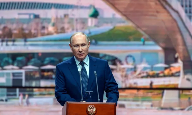 Путин се самоизолира заради случаи на Covid, иначе е абсолютно здрав - Tribune.bg