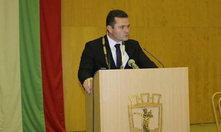 Безпринципни ляво-десни коалиции или как беше подменен вотът на избирателите в Русе? - Tribune.bg