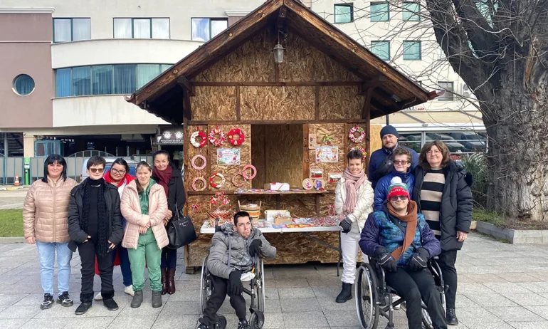 Мартенски благотворителен базар отвори врати в Луковит - Tribune.bg