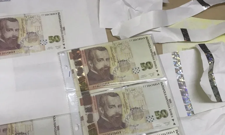 Разбиха печатница за фалшиви банкноти в Русе, двама са арестувани - Tribune.bg