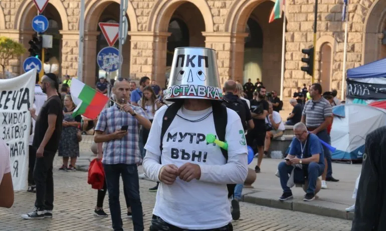 Социолози: Полицията не провокираше, но после се появиха едни момчета с характерни дрехи - Tribune.bg