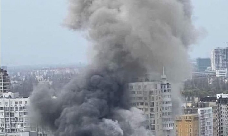 Русия удари Одеса, част от летището е разрушено - Tribune.bg
