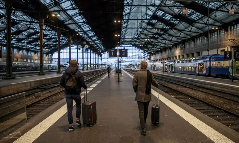 Нови стачни действия във Франция застрашават и въздушния транспорт - Tribune.bg