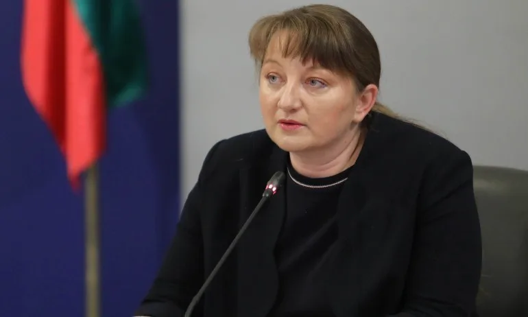 Сачева: Обсъждаме промяна и удължаване на мярката 60/40 и след юни - Tribune.bg