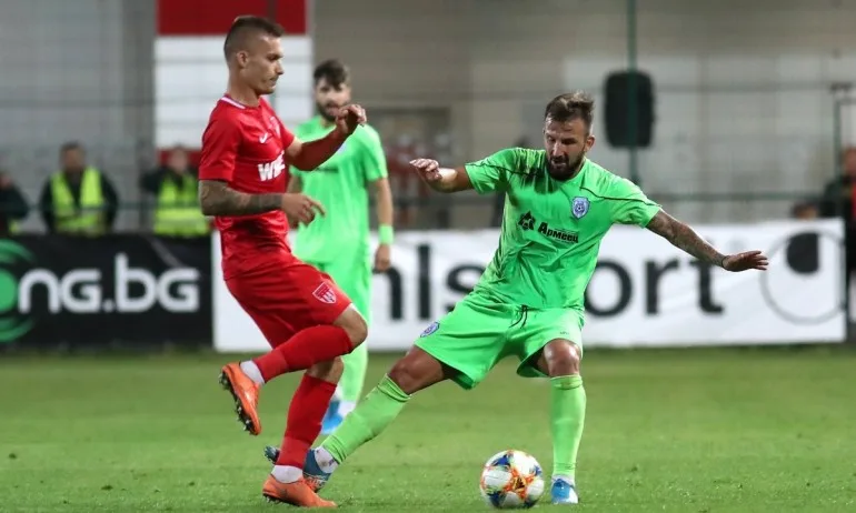 Царско село и Черно море не се победиха на старта на XI кръг - Tribune.bg