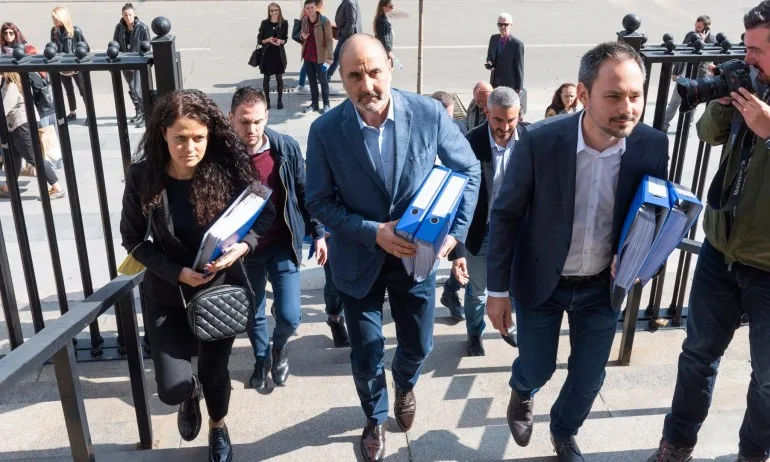 В инициативния комитет на физкултурника Цветанов: Фитнес инструктор, ММА боец, състезателка по лека атлетика от 1970 - Tribune.bg