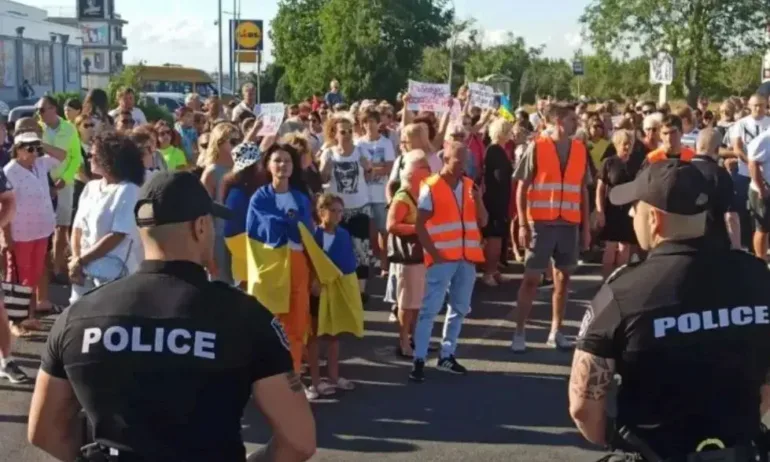 Министри се крият и бягат от срещи с туристическия бранш - Tribune.bg