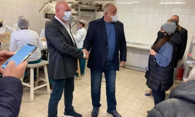 Аладин Харфан след посещението на премиера: В Сирия не можеш да стигнеш до такова уважение - Tribune.bg