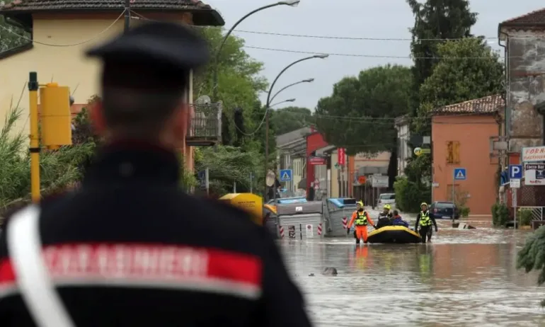 Наводнения в Италия, има загинали (ВИДЕО) - Tribune.bg