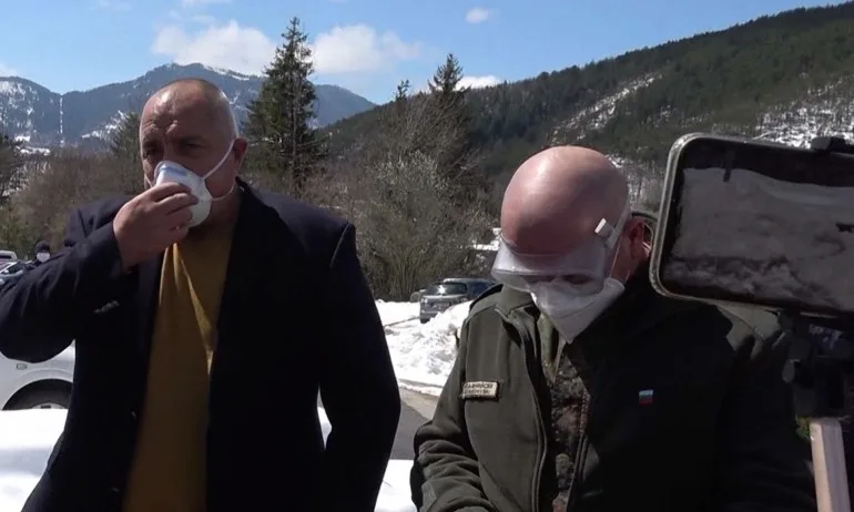 Родопски завод, произвеждащ части за BMW, вече прави маски за лекари - Tribune.bg