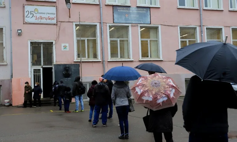 Избирателната активност мина 40% - Tribune.bg