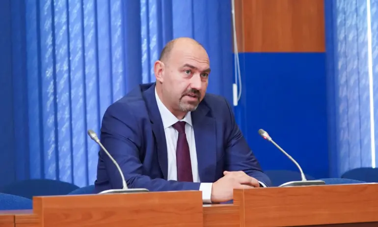 Уволниха председателя на АПИ, плащал двойни заплати - Tribune.bg