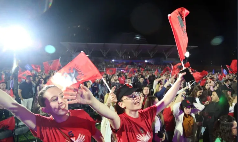 Албания на избори - Рама срещу Бериша - Tribune.bg