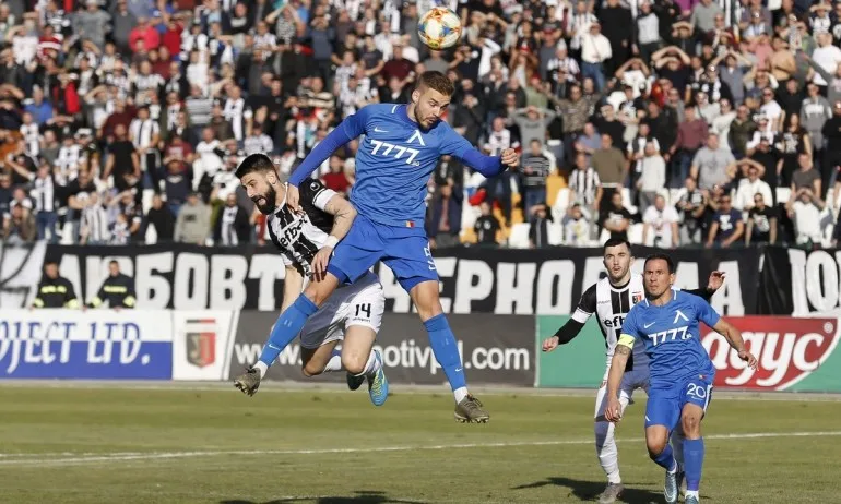 Левски остава втори в класирането след реми на Лаута - Tribune.bg