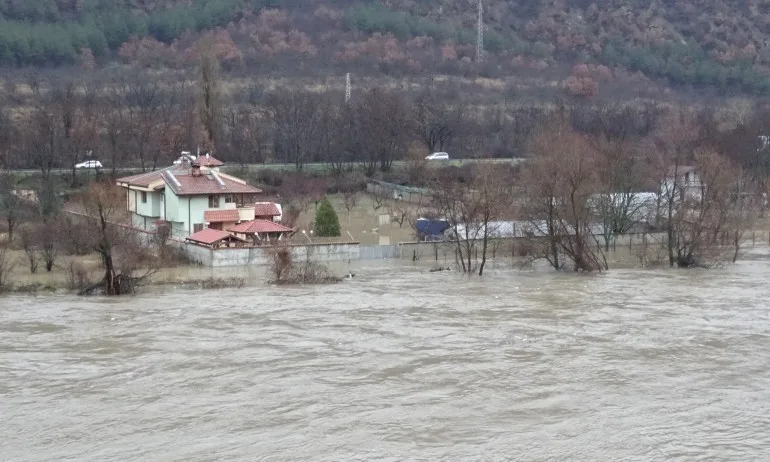 Вече приемат заявления за еднократна помощ за пострадалите от дъждовете - Tribune.bg