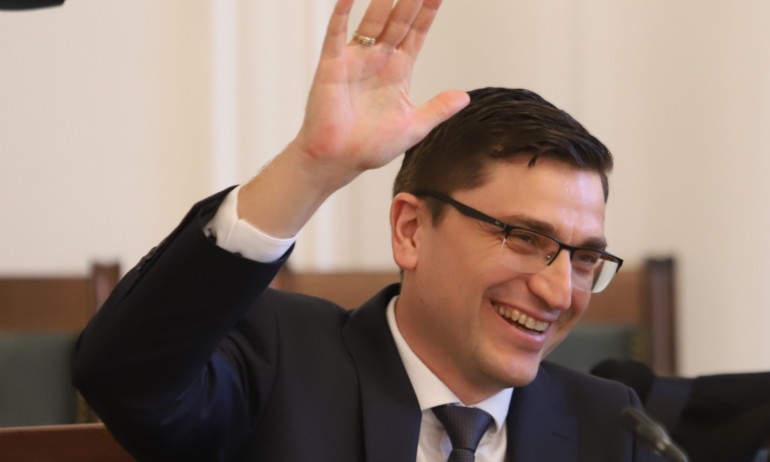 Сабрутев: Опозицията иска да разклати коалицията и да не помага на ПП - Tribune.bg