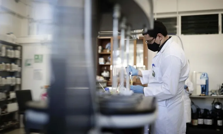 Математик: До края на февруари достигаме 2000 заразени с COVID дневно - Tribune.bg