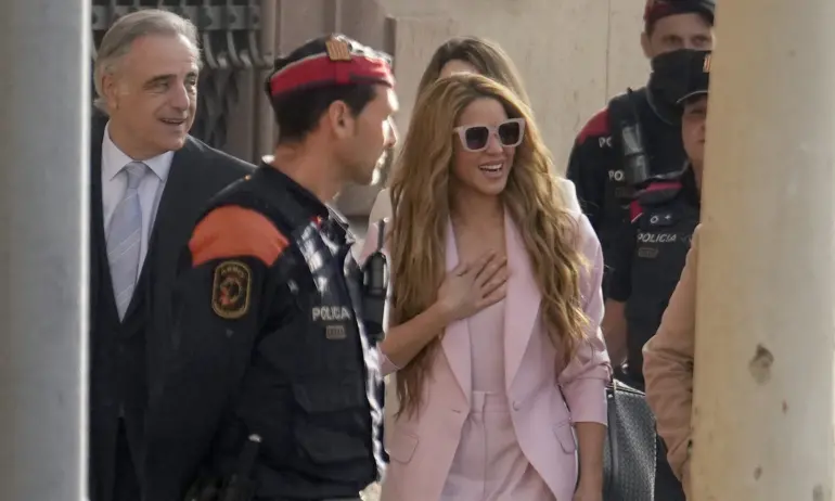 Шакира постигна споразумение с властите в Испания – призна вината си и плати глоба - Tribune.bg