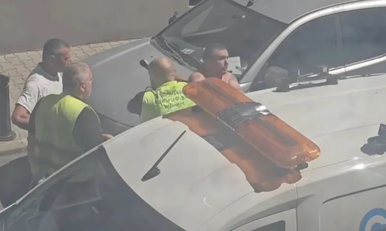 СДВР разследва побой между служител на ЦГМ и шофьори в центъра на София (ВИДЕО) - Tribune.bg