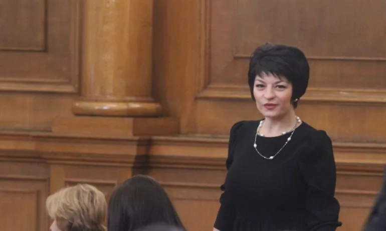 Десислава Атанасова: Всички предложени мерки са за доброто на хората - Tribune.bg