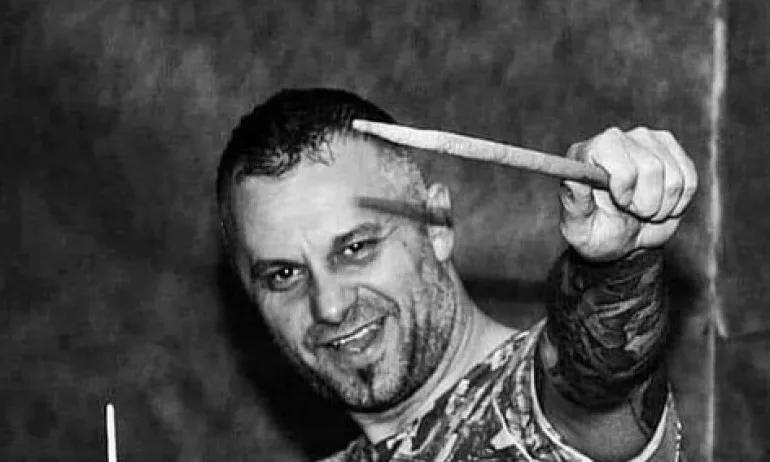 Сръбският барабанист Боян Златанович е поредната жертва на коронавирус - Tribune.bg