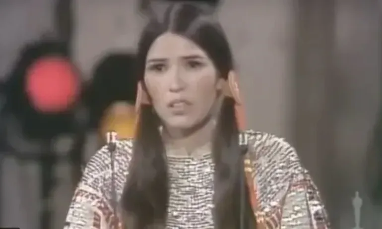 Американската киноакадемия се извини на индианката, която обясни отказа на Марлон Брандо да вземе Оскар - Tribune.bg