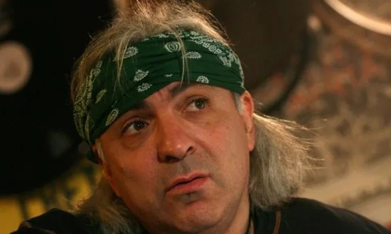 Журналист за вота в чужбина: Добре го е казал Кръпката, че за Трифонов са гласували хора на три ракии, които псуват демокрацията, защото ги кара да работят - Tribune.bg