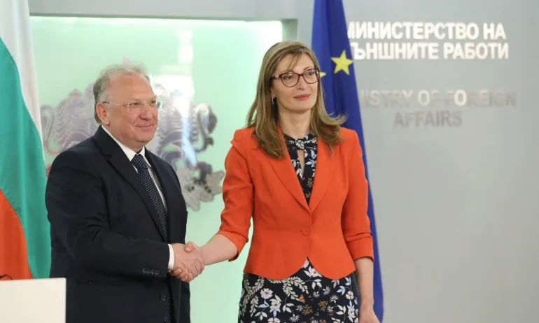 Стоев обеща на Захариева да не променя позицията ни за Северна Македония - Tribune.bg