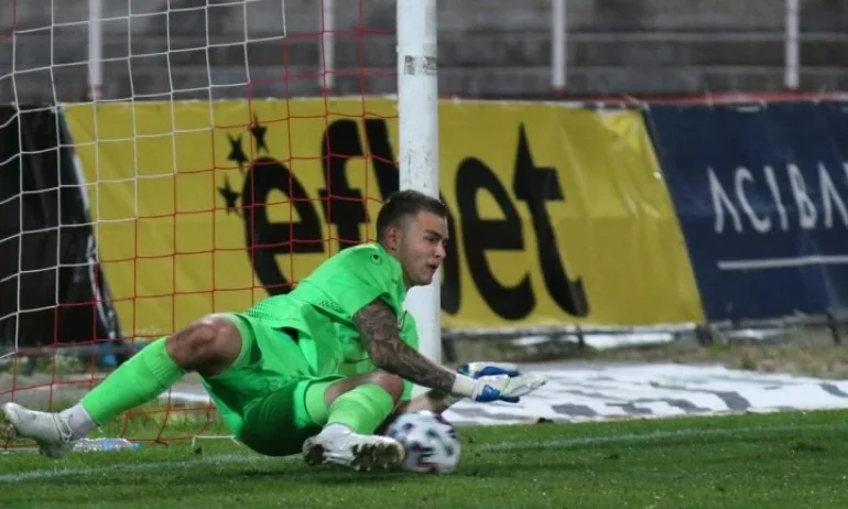 Вратарят на Славия разкри как е станал от ЦСКА - Tribune.bg