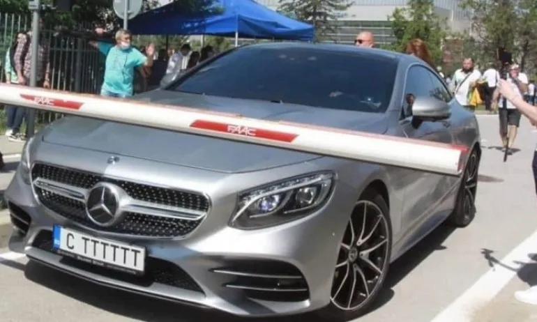 Фалшива новина приписа на ГЕРБ Мерцедес с щастлив номер - Tribune.bg