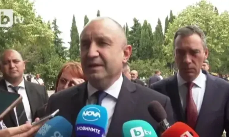 Радев в Бургас: Самоотвержеността на полицаите плаща цената на корупцията - Tribune.bg