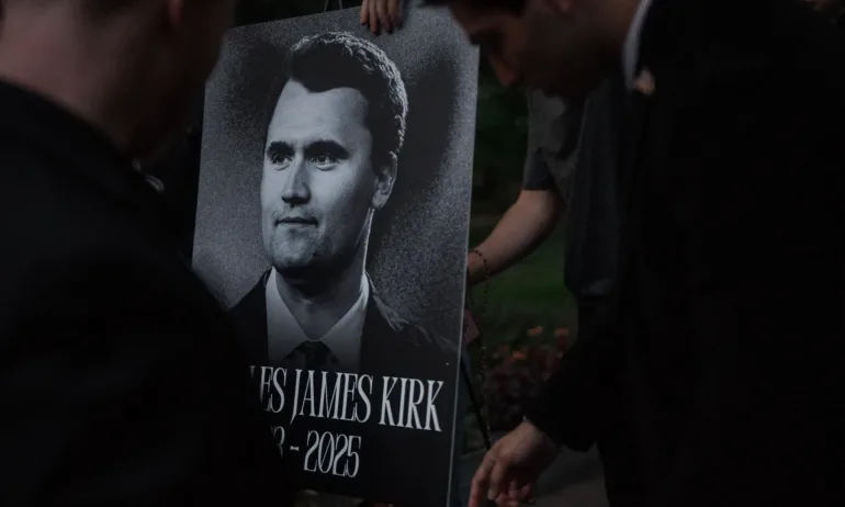 Стотици изпратиха Чарли Кърк в Лондон - Tribune.bg