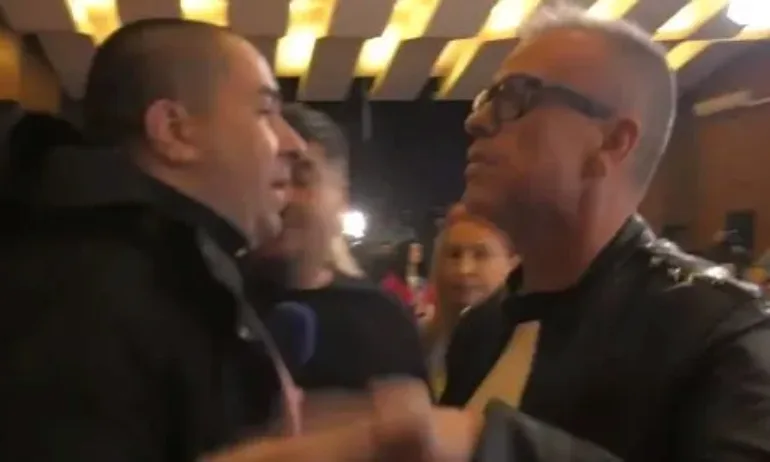 Влогър: Изхвърлянето на журналист издава безсилие, докато на въпроса за парапета отговаряш с грешен ъгъл - Tribune.bg