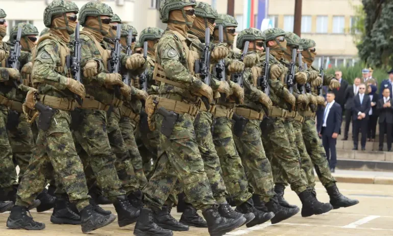 Българската армия ще купува пистолети по НАТО-вски стандарт - Tribune.bg