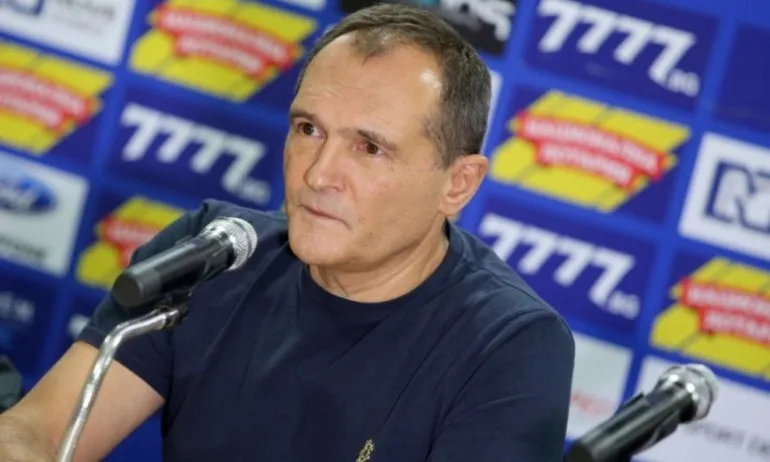 Разбиха Божков, разкриха опити за подкуп на фенклуб - Tribune.bg