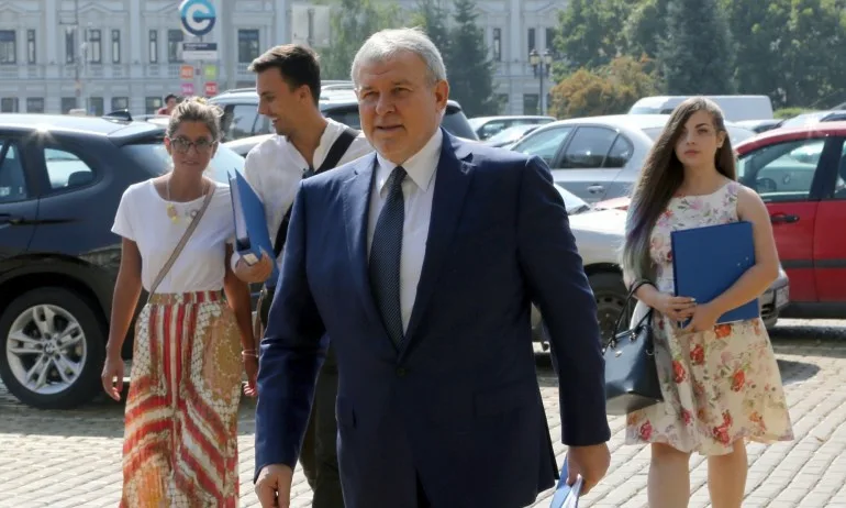 СДС се регистрира за изборите, Румен Христов очаква трудна кампания - Tribune.bg