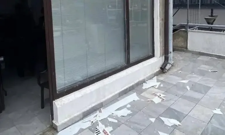 47-годишен мъж от Охрид е счупил табелата на българския културен център Цар Борис III - Tribune.bg