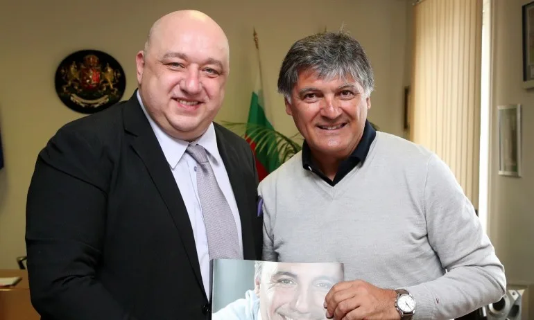 Министър Кралев се срещна с първия треньор на Рафаел Надал - Tribune.bg