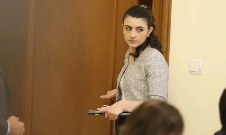 Асим Адемов: Сестрата на Бориславова напуснала България, а аз останах дори когато смениха името ми принудително - Tribune.bg