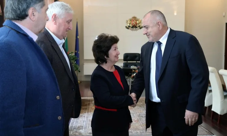 Ананиев към медицинските сестри: Проблемите се решават с диалог, а не с протести - Tribune.bg