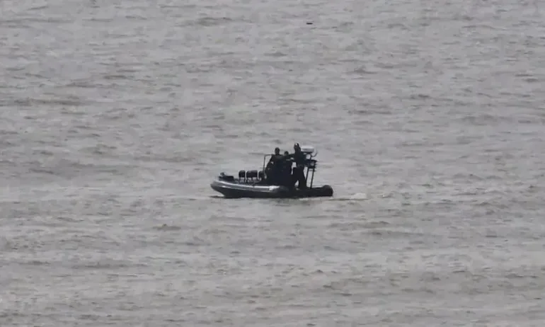 В издирването на кораба, изчезнал край Маслен нос, се включват и доброволци - Tribune.bg